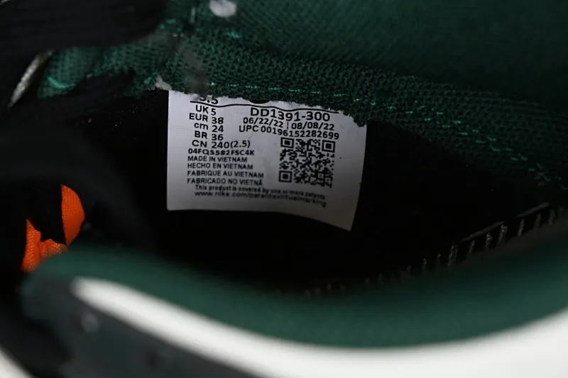 All Categories Nk SB Dunk Series Nk SB Dunk Low Low-top Sneakers Nk Dunk Low Panda Prank Slide Track Crack Skater SB Strap Low-top Casual Sneakers DD1391-300